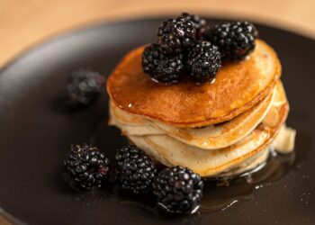 Artėjant Užgavėnėms dietologė pritaria tradicijų puoselėjimui: išbandykite japoniškų blynų receptą