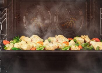 Kalėdų stalas be streso: šefas L. Čeprackas pataria, kaip paruošti šventinę vakarienę