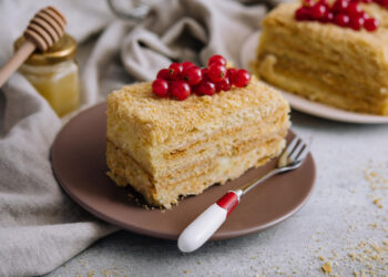 „Napoleono“ tortas – legendomis apipinta ir turtinga šio torto istorija