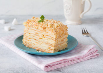 Paprasčiau už paprasta: vienas triukas padės nesunkiai pasigaminti legendinį „Napoleoną“