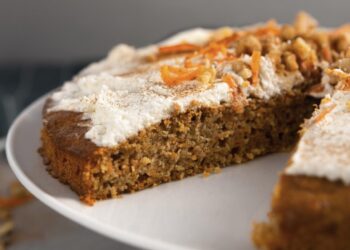 Norisi pyrago „be kaltės“? Išsikepkite jį cukrų keisdami mažesniu kiekiu medaus