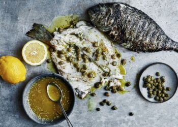 Jūros ir žvejų dienos proga – įkvėpimas iš Viduržemio virtuvės ir gardus keptos dorados receptas
