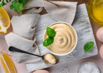 Pamirškite visus mitus apie majonezą: dietologė pataria, kaip jį įtraukti į sveikatai palankią mitybą