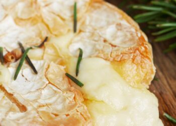 Vienintelis atvejis, kai ant maisto atsiradęs pelėsis tampa delikatesu: dietologė įvardijo šio produkto naudą