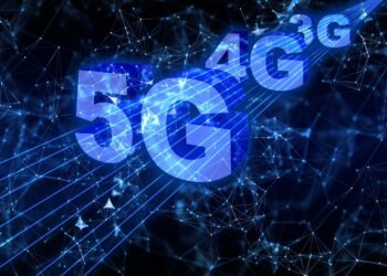 Fizikos mokslų daktaras atsako: kaip veikia 5G ryšys ir kodėl po bokštu gyventi yra saugu?