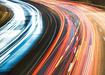 Draudikai: didėja leistinas greitis greitkeliuose – daugėja ir eismo įvykių