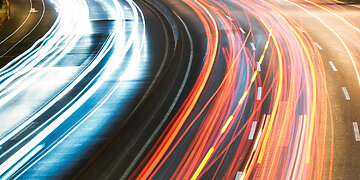 Draudikai: didėja leistinas greitis greitkeliuose – daugėja ir eismo įvykių