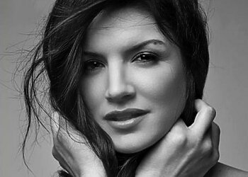 Tęsiasi karas tarp „Disney“ ir „The Mandalorian“ žvaigždės Ginos Caranos