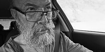 Pagyvenę žmonės už vairo – kada metas persėsti į keleivio vietą?