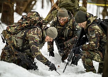 Šaulių priesaika toli nuo Tėvynės: nori stiprinti Lietuvos gynybinę galią