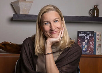 Rūta Šepetys: „Kiekvienas esame istorija“