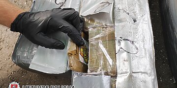 Rasta apie 410 kg narkotinės medžiagos – hašišo, kurio vertė rinkoje daugiau nei 4 mln. Eur (video)