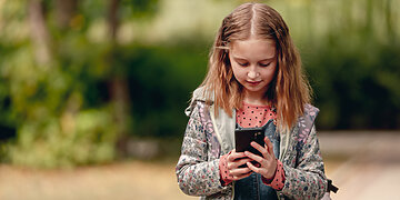 Telefonas vaikui: būtinybė ar prabanga? Patarimai pirmajam įrenginiui