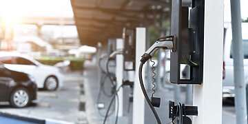 Elektromobiliai masėms: ko dar trūksta?