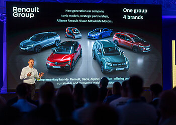 Norint išsaugoti planetą, vien persėsti į elektromobilius nepakaks: gamintojai imasi ambicingų planų