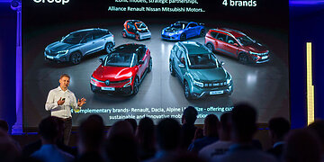 Norint išsaugoti planetą, vien persėsti į elektromobilius nepakaks: gamintojai imasi ambicingų planų