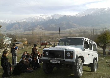 „Defender“ partnerystė su D. Britanijos Raudonuoju Kryžiumi: padėta daugiau nei 2 mln. žmonių