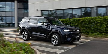 Automobilių elektrifikacija – šansas naujiems vardams, bet ar jie gali įgelti senbuviams?