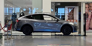 Vilniuje atsidarė pirmoji „Tesla“ parduotuvė, nors dar tik laikina