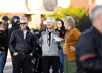 Nuo motociklų iki NASA teleskopų ir juodųjų skylių: „Caltech“ profesorius Jonas Žmuidzinas apie Visatos principus