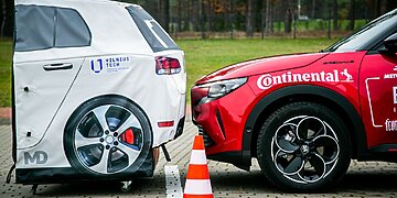 „Metų automobilis 2025“: Druskininkuose pretendentai lyginosi kiloliuksais, decibelais ir metrais per sekundę