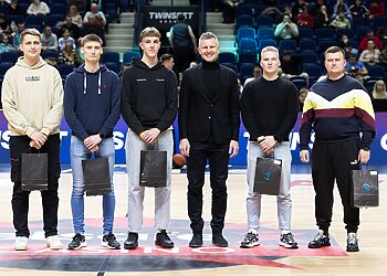 Pagerbta naujai suformuota „Wolves Esports“ komanda