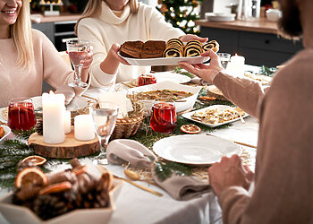 Patarimai, kaip teisingai rūšiuoti maisto likučius nuo kalėdinio stalo?