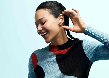 Tarp „Xiaomi“ naujienų – belaidės ausinės ir išmanusis laikrodis