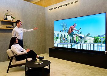 Nauji „Samsung“ televizoriai su DI: stebės namus ir atpažins filmų aktorius