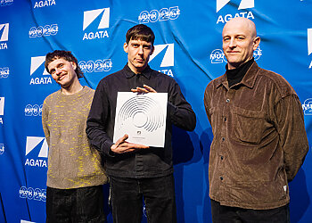AGATA „Muzikos salėje“ – įteikti apdovanojimai klausomiausiems atlikėjams