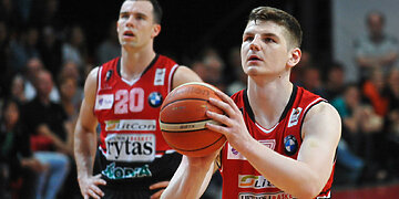 „Rytas“ sukirto rankomis su A. Gudaičiu