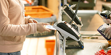 Naujiena Lietuvos parduotuvėse: pirkėjų amžių tikrins dirbtinis intelektas