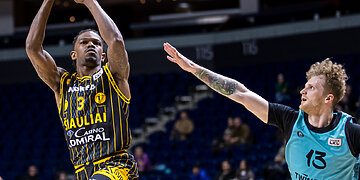 Išretėję „vilkai“ sutriuškinti Šiauliuose, Ž. Urbonas – išvarytas