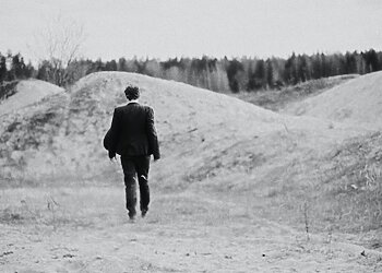 Naujame grupės „Miškas“ vaizdo klipe „Yonas ir Joka“ – laikinumo ir amžinybės temos