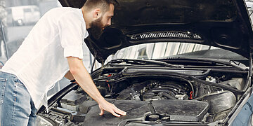 Pavasariniai namų darbai vairuotojams: svarbu ne tik pakeisti padangas