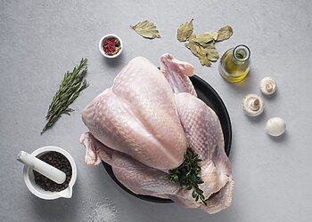 Velykiniam stalui – kalakutas: kaip iškepti, kad mėsa būtų sultinga? (Receptas)