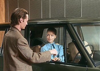 „Range Rover“ instaliacija Milano dizaino savaitėje sukūrė keliones laike