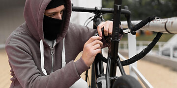 Kas ilgapirščius masina labiau – dviračiai ar paspirtukai?