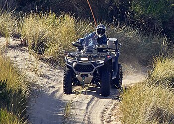 Gamtos niokojimas: kalti keturračiai ar jų vairuotojai?