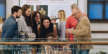 Muziejų naktį Valdovų rūmuose – nuo Baroko „šortų“ iki „Tyliosios diskotekos“