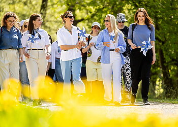 Nemokamas ėjimo renginys „Stipresnės kartu“ – jau šį savaitgalį: siekiama stiprinti mamų psichologinę sveikatą