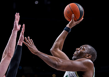 „Žalgirio“ pergalių kelias tęsiasi – krito ir „vilkai“