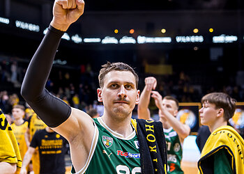 Atkrintamųjų starte „Žalgiris“ iššvaistė pranašumą, bet pranoko „Neptūną“