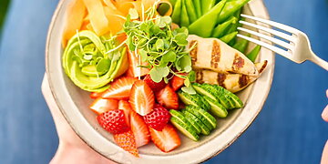 Uogos ne tik desertams – paragavę originalių salotų, jas gaminsite kas savaitę