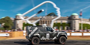 Defender Dakar D7X-R debiutas Gudvude