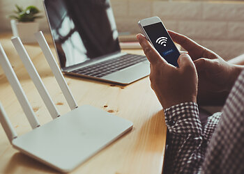 Who-Fi: dirbtinio intelekto pagalba veikianti Wi-Fi technologija, kuri gali identifikuoti ir sekti asmenis be kamerų