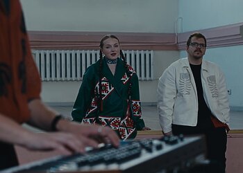 Grupė „SHWR“ su Petunija įrašė lietuvišką dainą: įkvėpė kelias per vaikystės ūkus