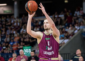 Dž.Slavinskas keliasi į Gargždus