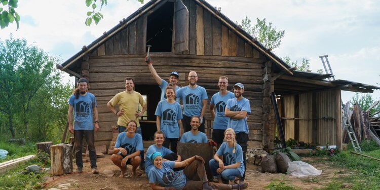 Apleisti nameliai Lietuvoje atgimsta keliautojams