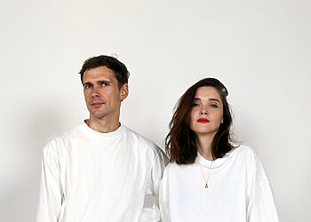 Holivudo prodiuserius sudomino lietuvių brolio ir sesers kūryba